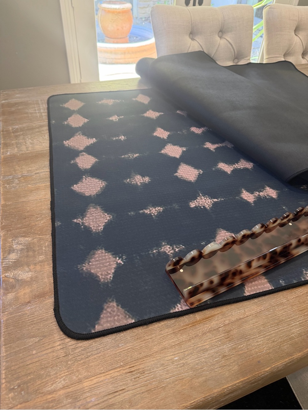 Black and tan Diamond Pattern Mahjong Mat